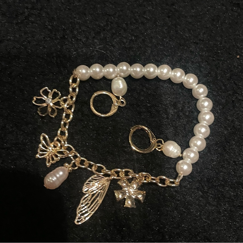 Matching Bracelet and genuine pearl earrings!